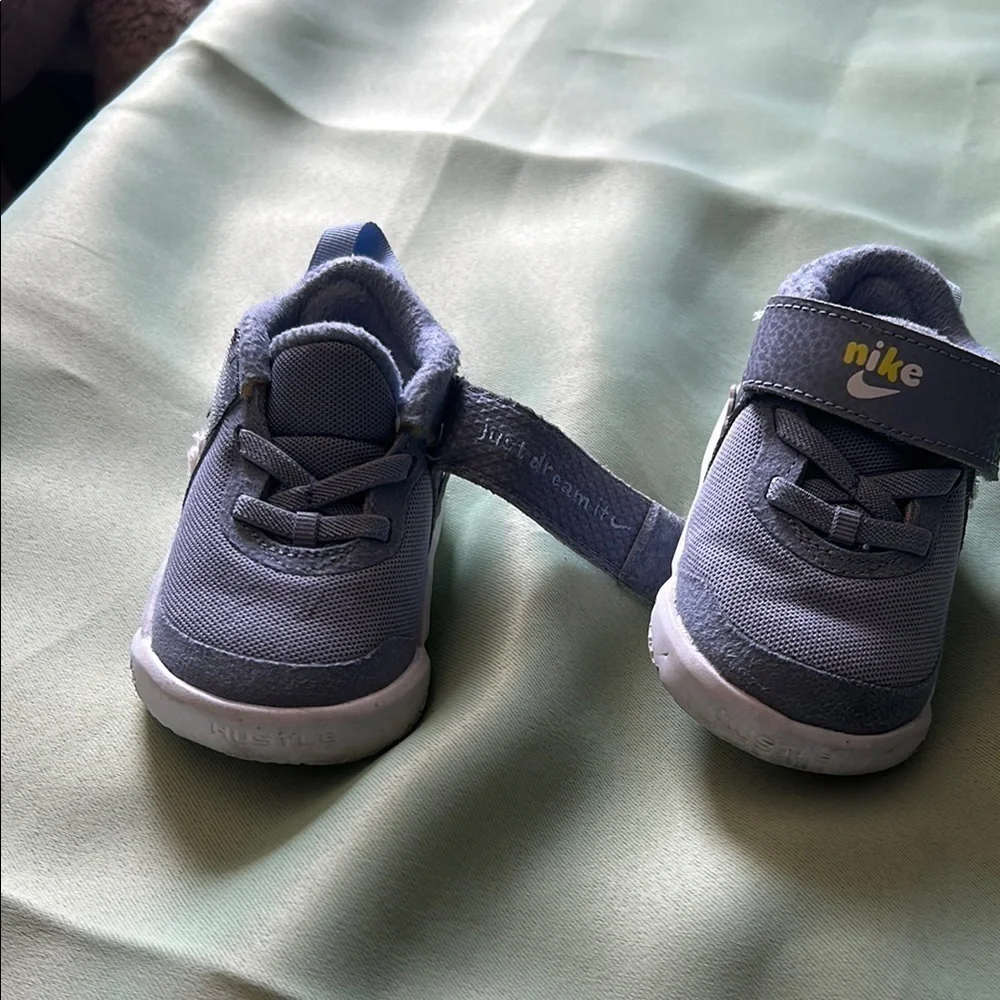 Nike Blue Sneakers Classic Design